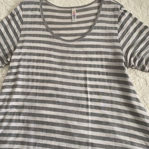 LuLaRoe Perfect T Large